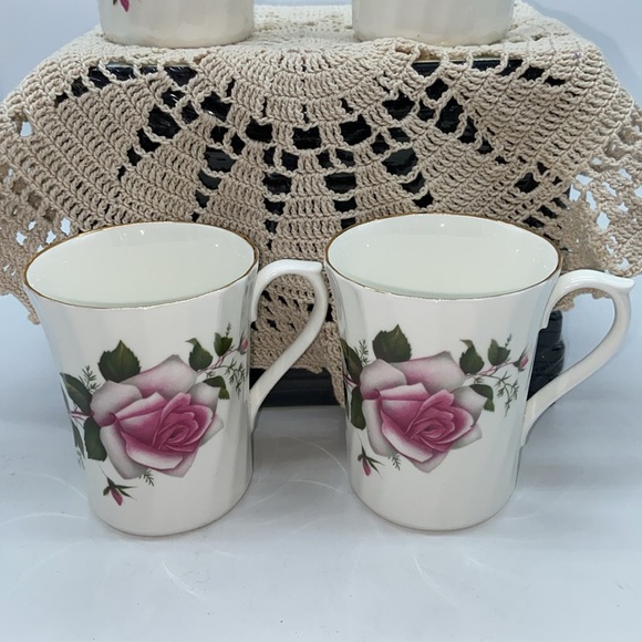 4 Royal Stuart English Bone China Coffee Tea Mugs - Picture 3 of 6